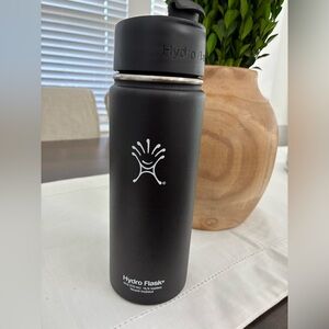 Hydro Flask Matte Black Bottle